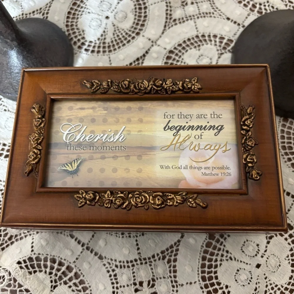 Cottage Garden Woodgrain Photo Music Box